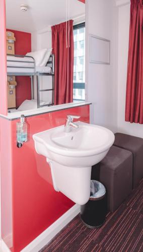 Astor Oxford Street – London, 