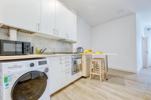 Vita Portucale | Stylish Apartment Campo Ourique - image 14