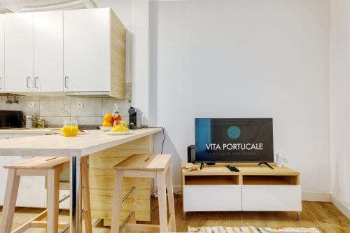 Vita Portucale | Stylish Apartment Campo Ourique - image 12