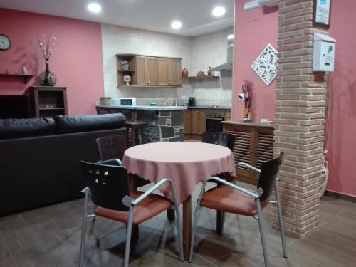 Koplietošanas atpūtas telpa ar TV, Casa Rural Casa Queta in Perales Del Puerto