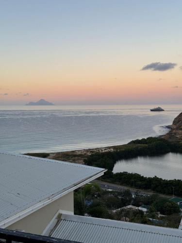 Alrededores, Ocean Sunset Retreat in Little Bay