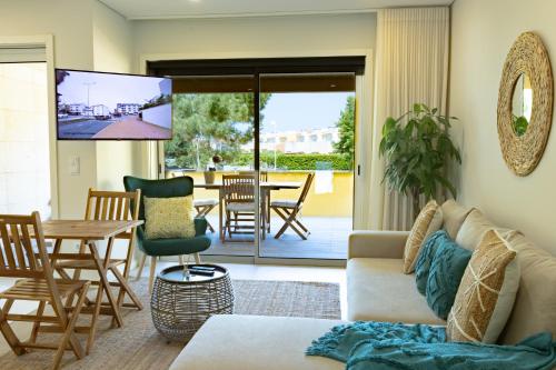 บริการและสิ่งอำนวยความสะดวก, Aurora do Furadouro in โอวาร์