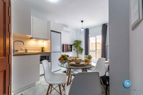 Premium Apartment Terrace Retreat by TuriVida, Malaga
