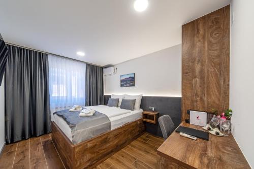 1 queen bed