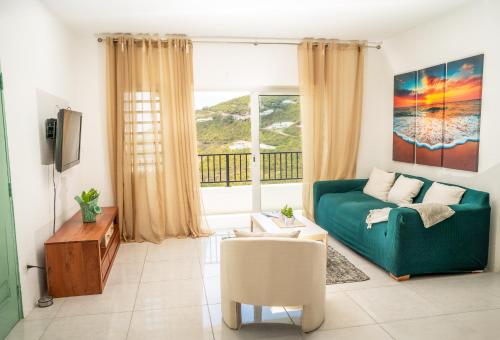 Ocean Sunset Retreat in Little Bay