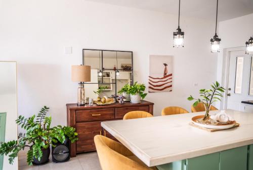 Ocean Sunset Retreat in Little Bay