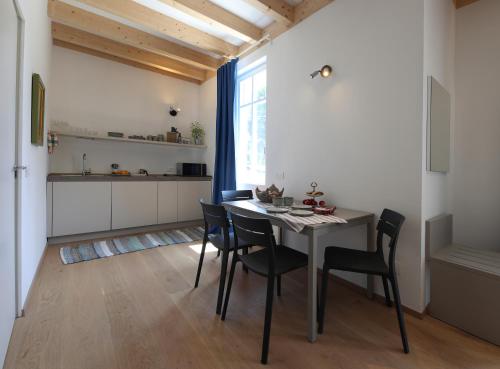 Nine Rooms Apartment - Trento