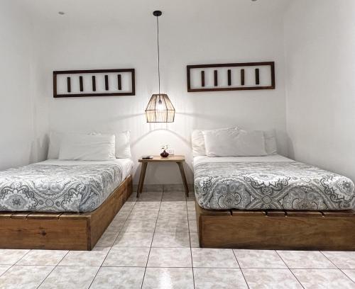 2 twin beds
