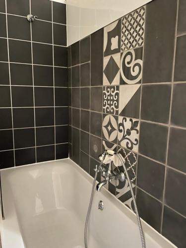 Bassilion 33 in Tizac De Curton