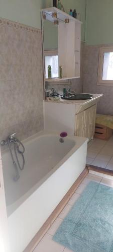 Maison vieilles pierres proche plages in Fabregues