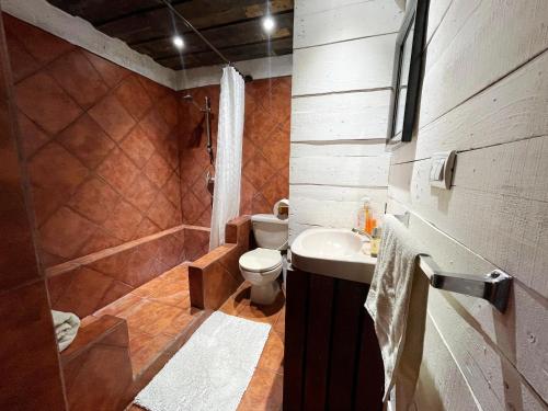 Quadruple Room with Private Bathroom image 5