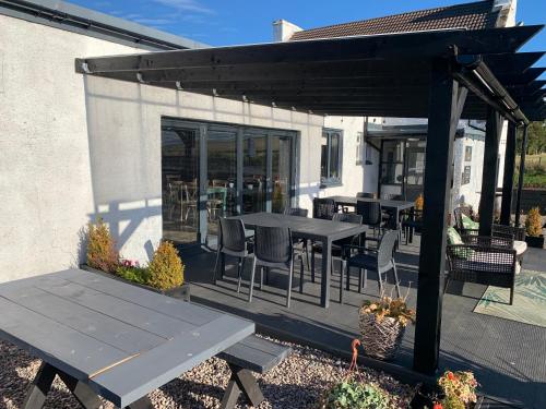 Pitsea Pitlessie Rooms at Pitlessie Village Inn 3-Star Hotel exterior