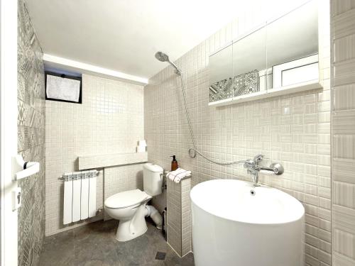 Cozy 1BR Flat next to NDK with Private Patio, Sofia (Foto 9)