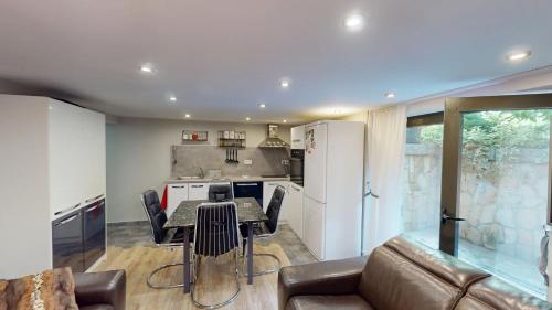 Cozy 1BR Flat next to NDK with Private Patio, Sofia (Foto 10)