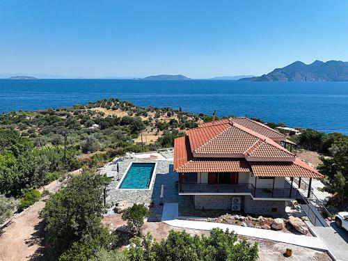 NISIDA Resort & Meditation center - Adult only in Driopi (Attiki)