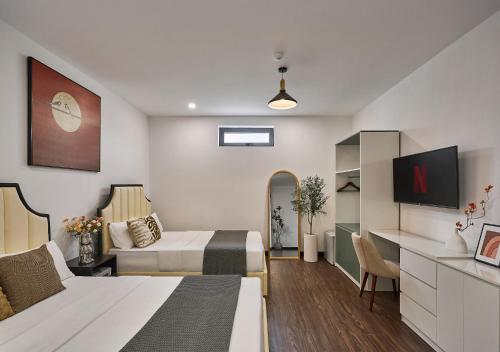 room detail thumbnail 2