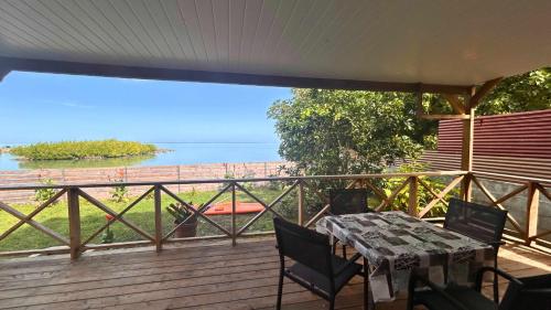 Kert, MOOREA - Bungalow Nauhei Surf Spot 1 in Haapiti