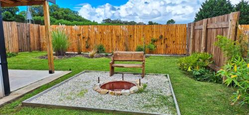 IZ chapa - Casa 3 - Casa en Chapa a estrenar a cuatro cuadras de Luna Roja - Hola Sur