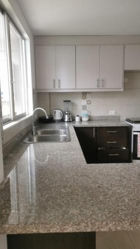 Comfortable 3 bedroom house near the airport Quito and Portal in การ์เรตัส