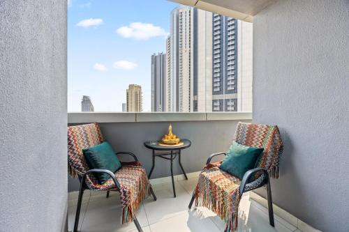1BR Full Burj View 1 min to Dubai Mall Arabic Vibe, Dubai (Foto 5)