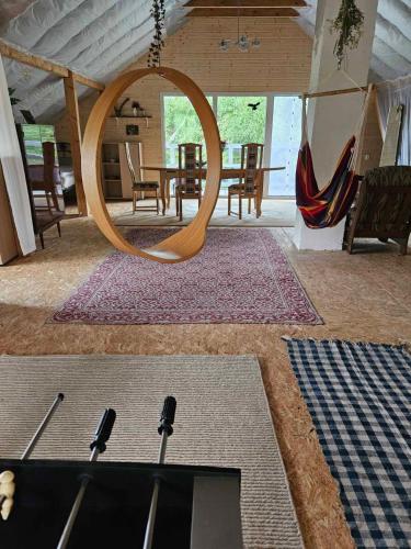 1 queen bed, 4 twin beds, 1 sofa bed