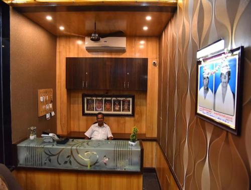 Лоби, PRM Aruna Lodge in Periyar Nagar