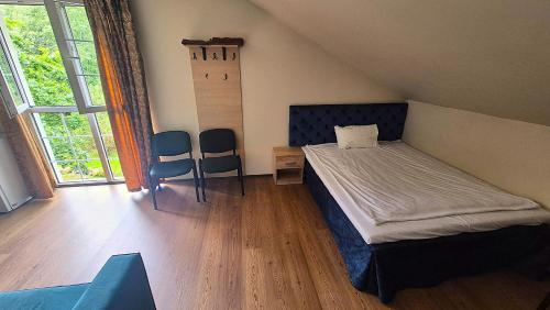 Atostogu namas su baseinu, jacuzzi ir pirtimi in Sendvario