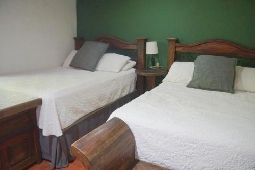 Double Room with Shared Bathroom room in Hostal Antigüeño