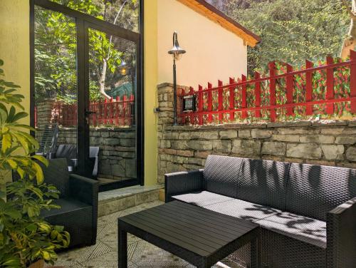 Triple Room with Garden View room in Villa Vasil Mertiri