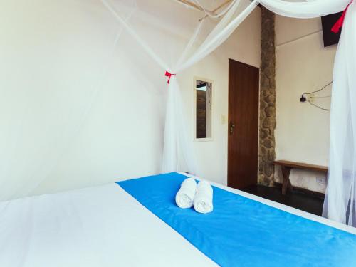 Economy Double Room image 4