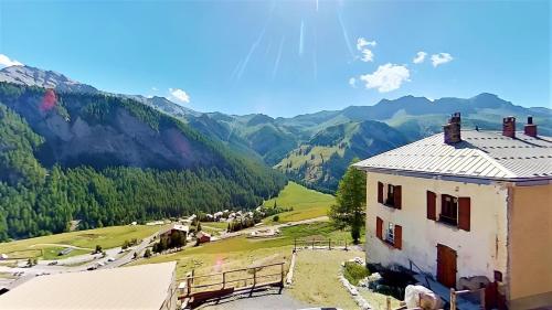 Casa-La Fuste centre Saint-Véran ski au pied - Apartment - Saint-Véran