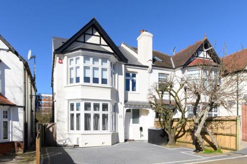 Luxury 5 Bed Family Retreat gîte à louer Finchley