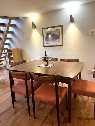 Stylish 2BR Central Edinburgh - Walk to Attraction, Edimburgo (foto 6)
