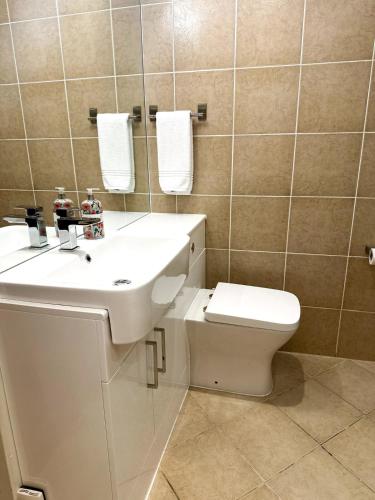 Stylish 2BR Central Edinburgh - Walk to Attraction, Edimburgo (foto 10)