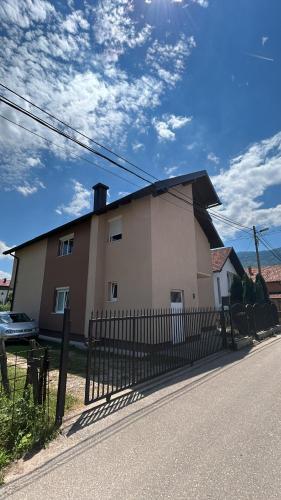 Villa Rayhaan, Sarajevo