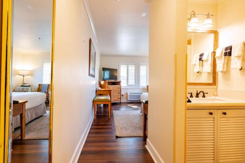 Elm House Inn - image 12