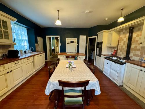 Mid Cottage at Powis House Estate in Észak-Stirling