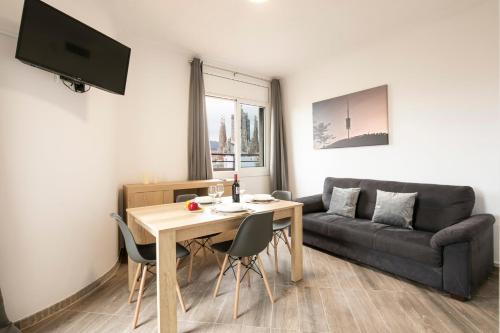 AB Sagrada Familia Views