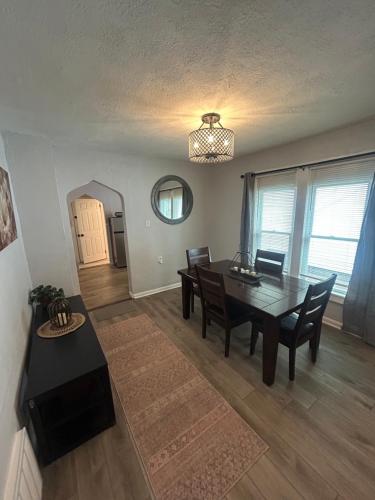 Niagara Falls (NY) Gorge Side Getaway 3 Bedrooms 3-Star Single Room lobby