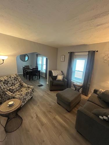 Niagara Falls (NY) Gorge Side Getaway 3 Bedrooms 3-Star Single Room suite
