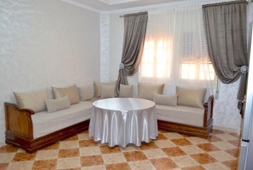 Apartment 5 min Corniche in 納祖爾