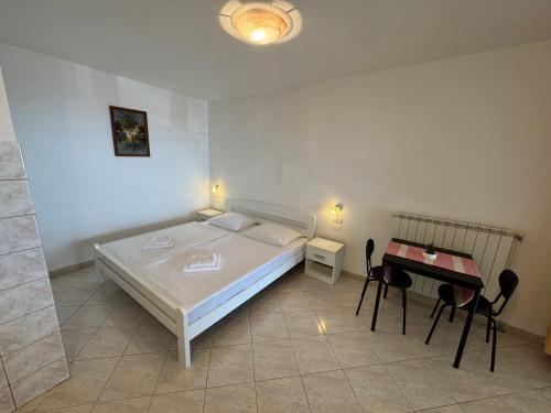 1 queen bed