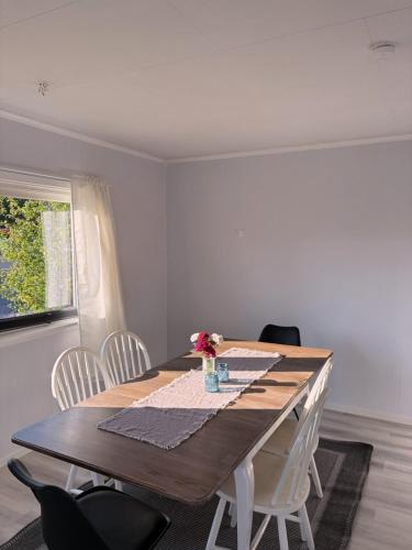 House in Nordfjord, with 4 bedrooms in นูร์ดฟูร์ไดด์