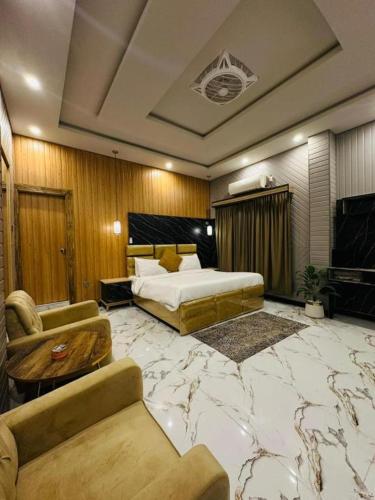 Executive Suite image 2