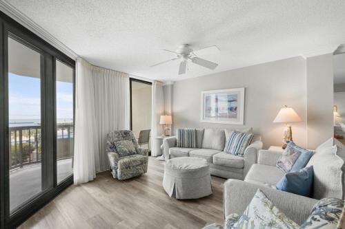 Seaside Paradise 3BR Condo Steps from the Beach in Pawleys Island, USA