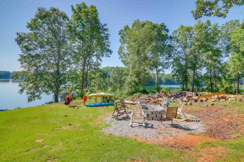 . Lakefront Getaway w/ Porch in Athens Area!
