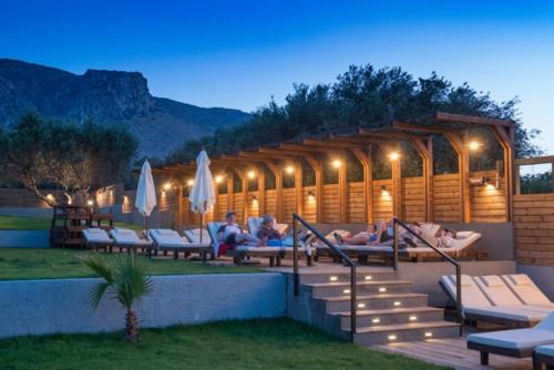 Indigo Inn Ideally located in the Chersonisos area, Indigo Inn Hersonissos promises a relaxing and wonderful visit. Offering a variety of facilities and services, the property provides all you need for a good ni