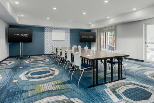 SpringHill Suites Herndon Reston - image 13