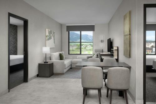 2 bedrooms, 4 beds