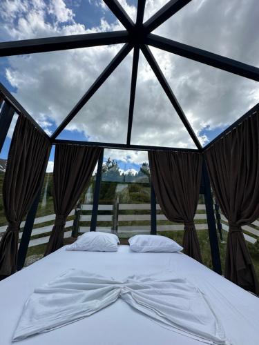 Mariash Woodhouse I Sauna I Stargazing Glasshouse in Lumbardh